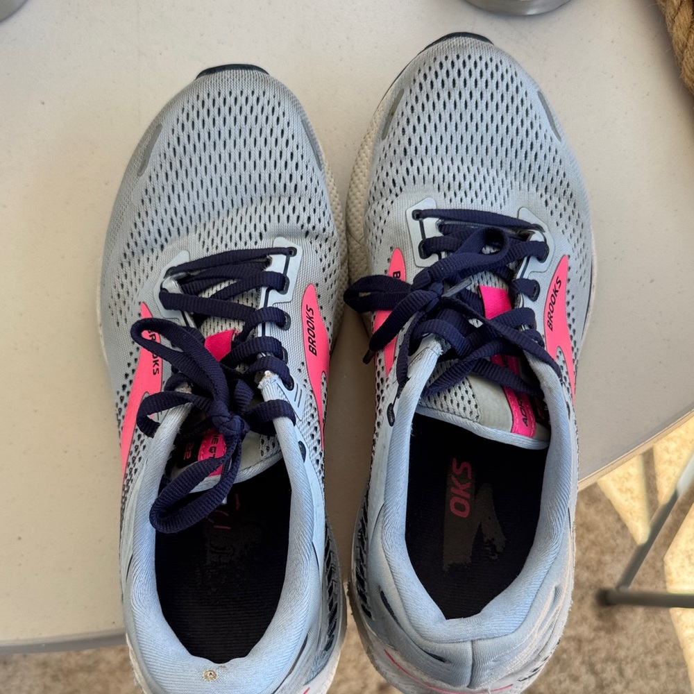 Brooks Women's Athletic Shoes - Gray with Pink Accents
